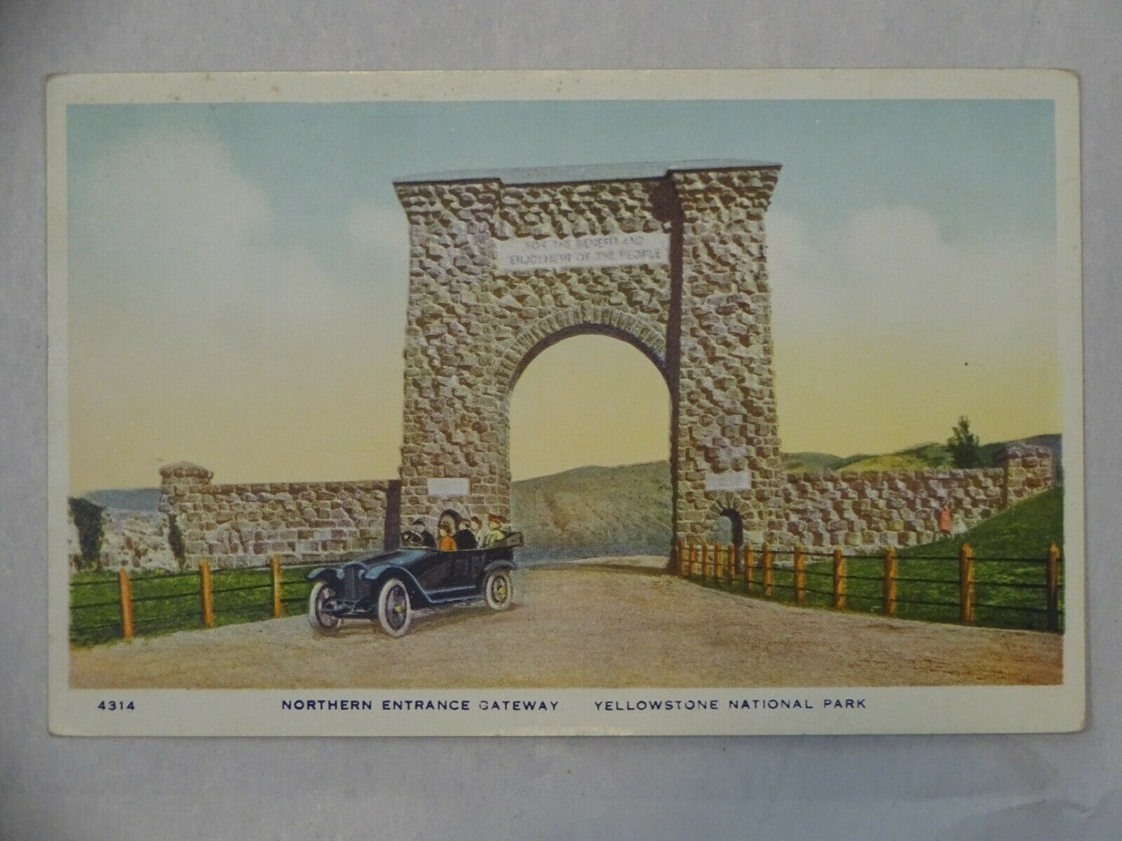 C1920s Postcard Northern Entrance Gateway Yellowstone National Park Wy Usa