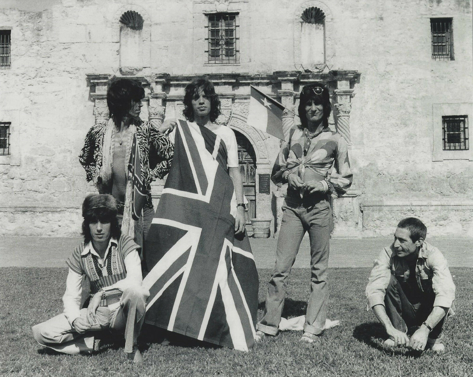 1970's The Rolling Stones 8x10 B/w  Photo  At The Alamo In Texas